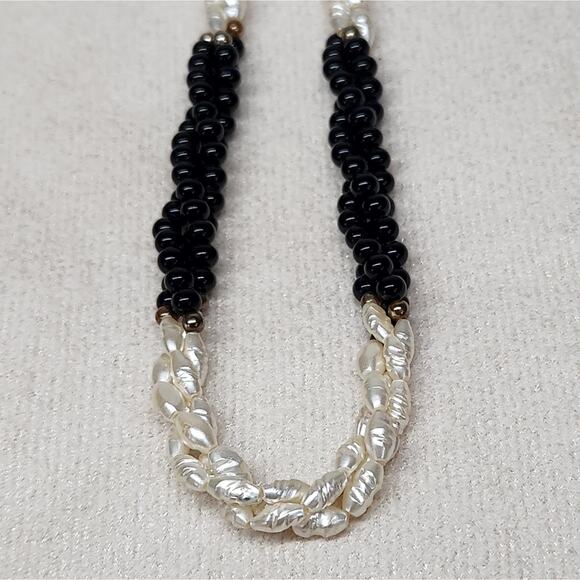 Black & White Twisted Beaded Necklace | Vintage Statement Piece - Picture 6 of 8